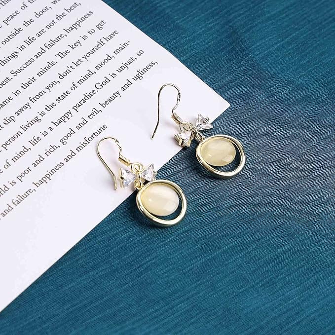 Vintage Circle Drop Earring Gold Cat
