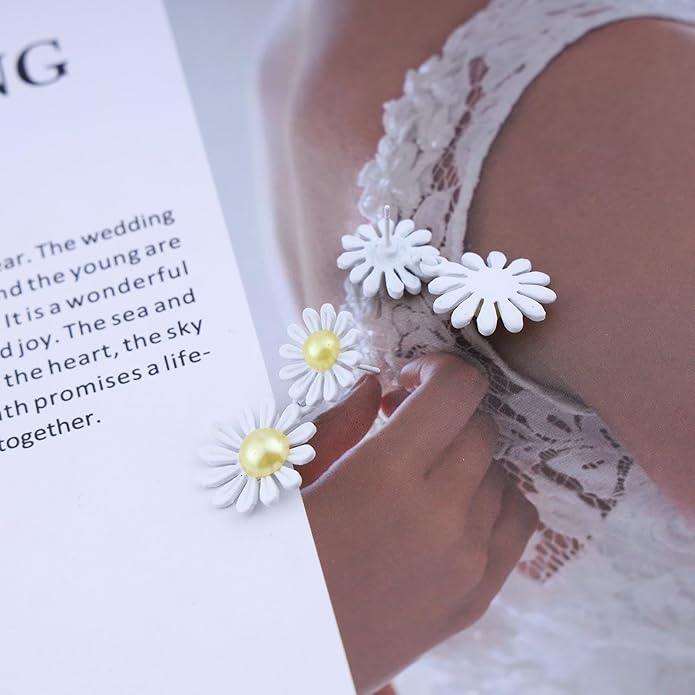 Vintage Resin Daisy Flower Earrings White