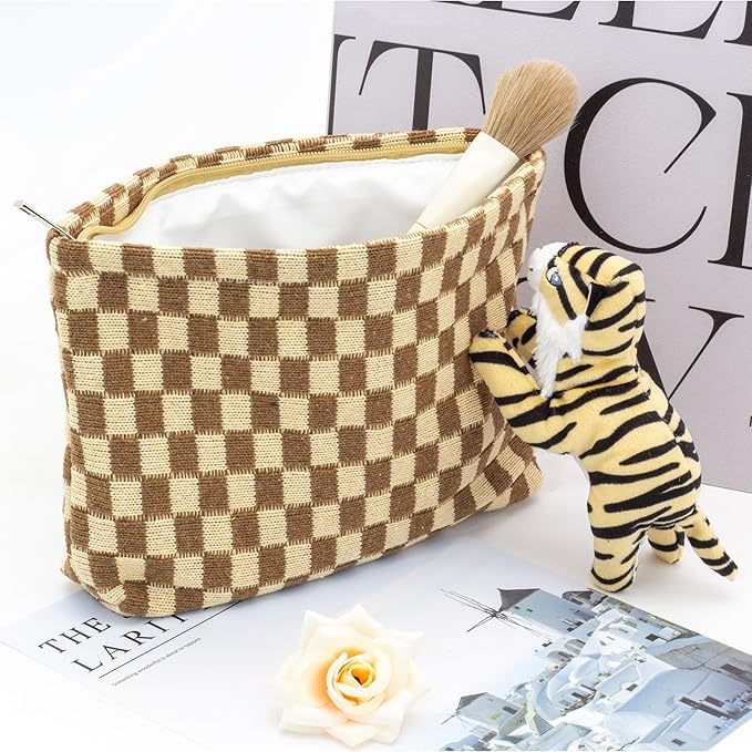 Pazimiik knitted checkered makeup bag