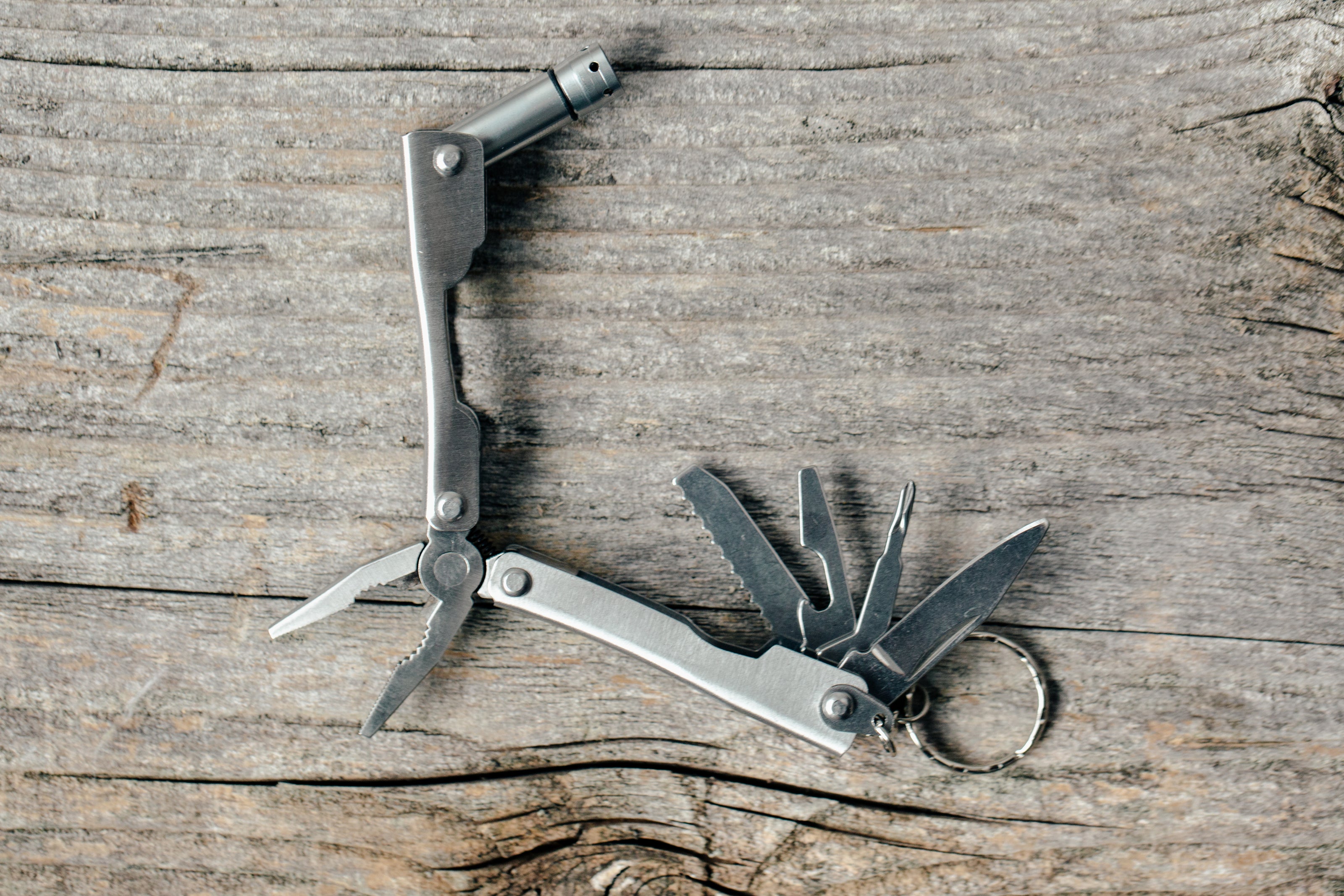 camping-pocket-multi-functional-tool-open