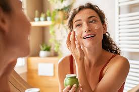 How to Transition Your Skincare Routine for Seasonal Changes in the U.S.
