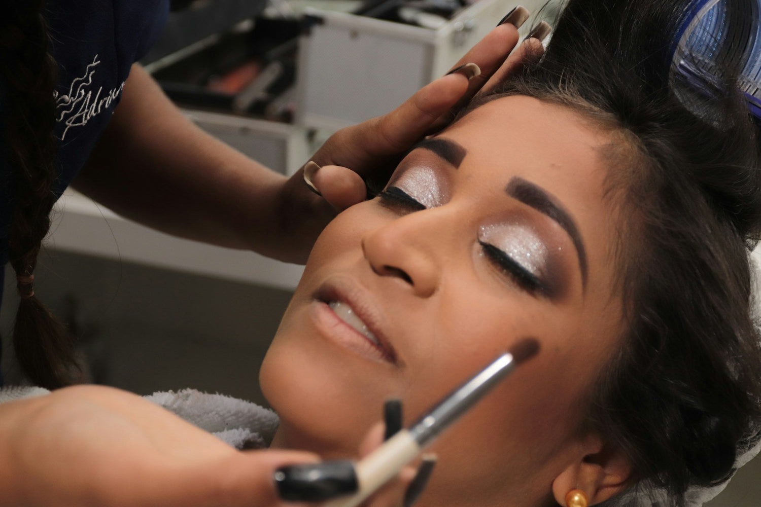 Complete-makeup-set-with-eyeshadow-lipstick-and-foundation