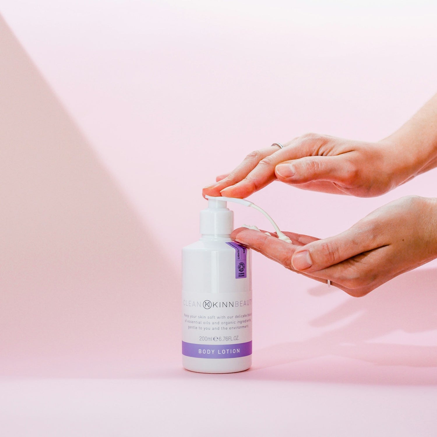 Hydrating-body-lotion-for-dry-skin