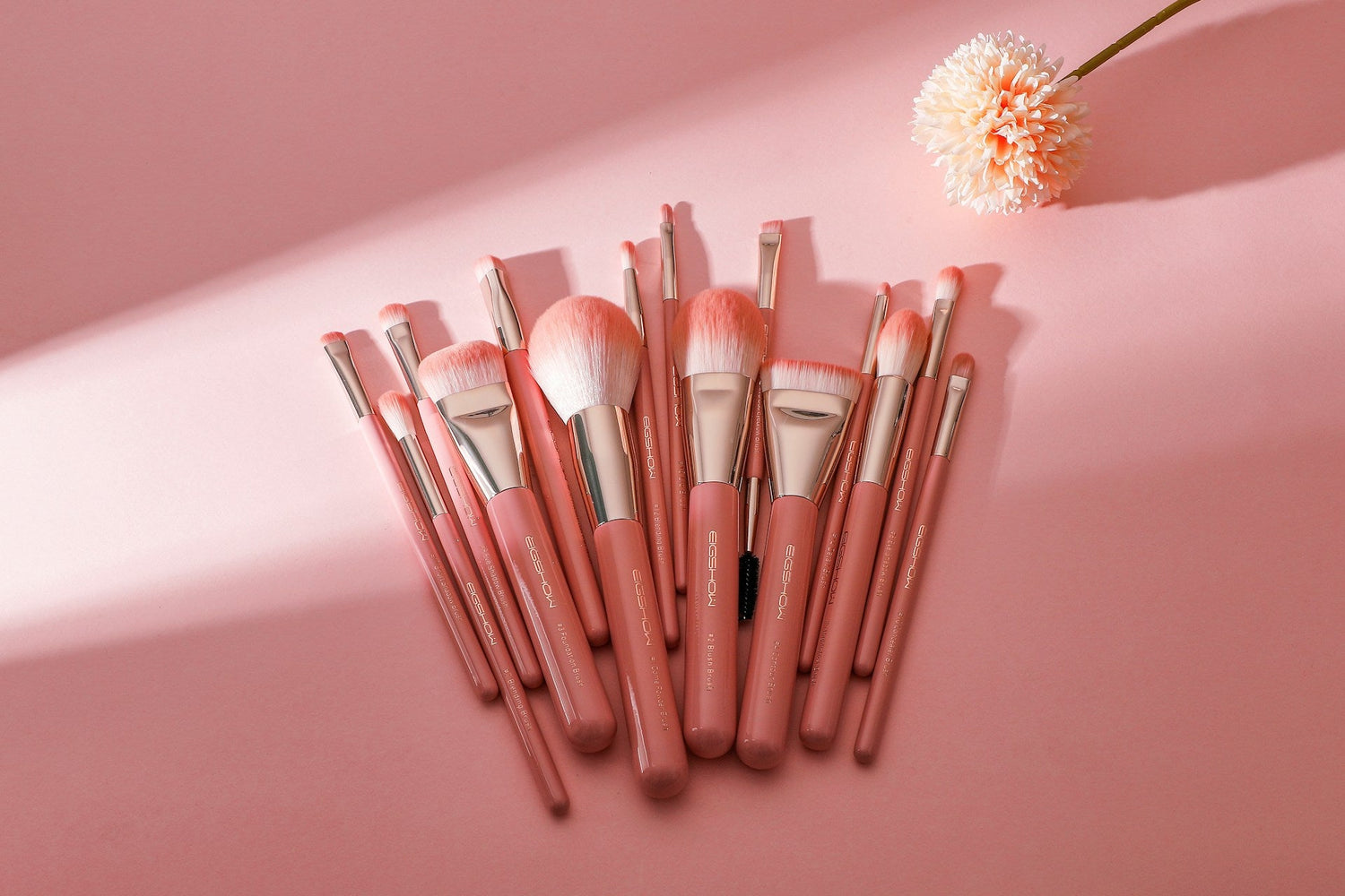 Natural-Blush-for-Cheeks-from-SkynelleBeauty-Shop-providing-glowing-color-and-radiant-finish-for-all-skin-tones.