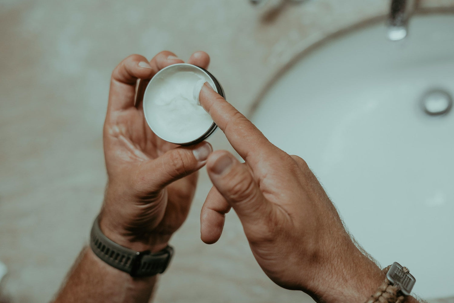 Nourishing-hand-cream-for-dry-skin-repair
