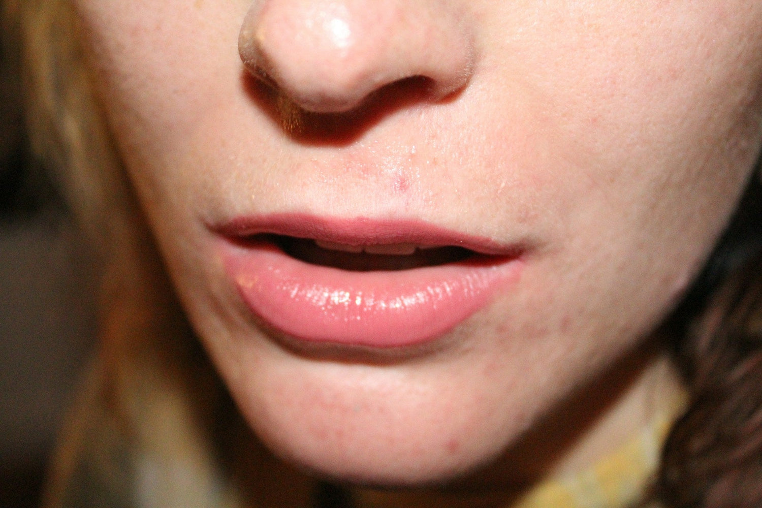 Nourishing-lip-oil-for-soft-glossy-lips–SkynelleBeauty-Shop