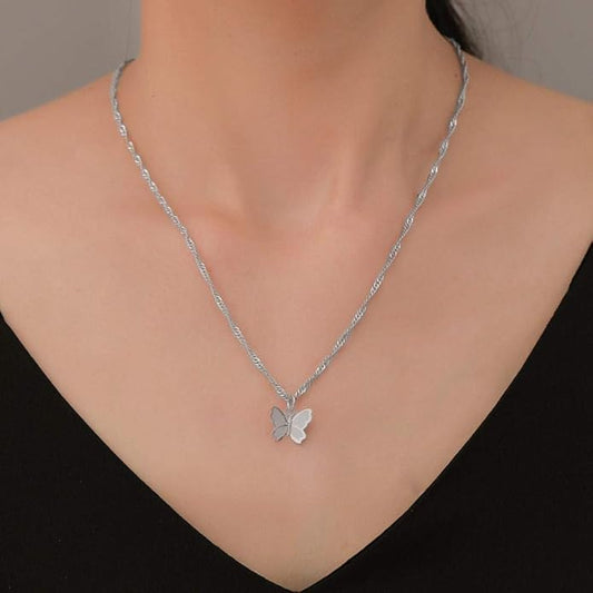 Fashion Necklace with Butterfly Pendant Clavicle