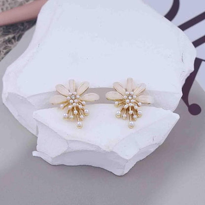 Vintage Flower Pearl Earrings Tiny Pearl
