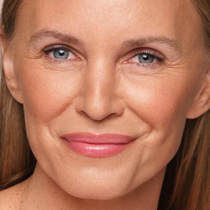 Jouer La Vie En Rose Lip Adjusting