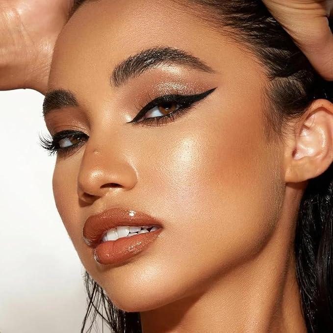 Boobeen Blush and Highlighter Palette- 4-color Metallic Shimmer