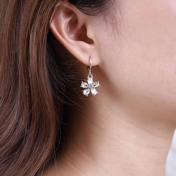 Vintage Emerald Flower Drop Earrings Green