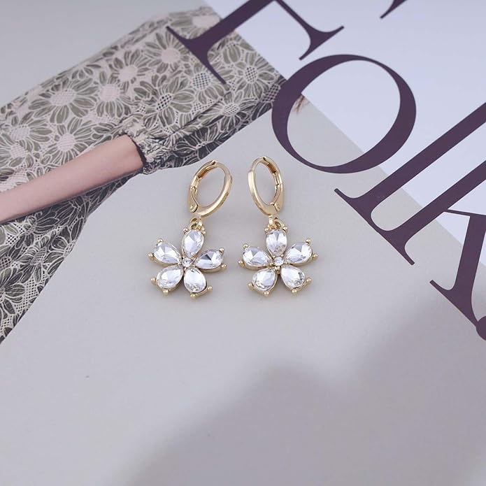 Vintage Emerald Flower Drop Earrings Green