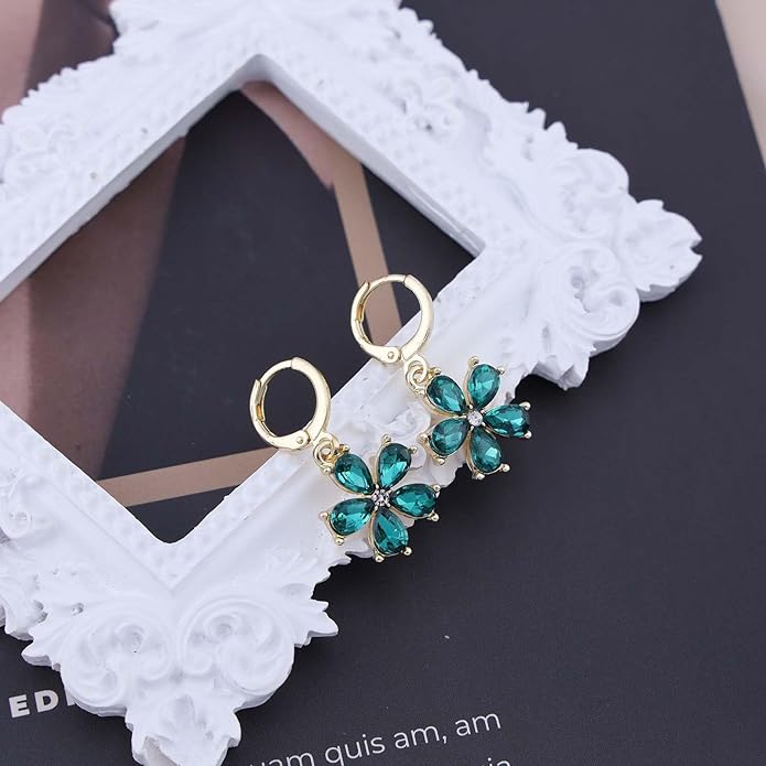 Vintage Emerald Flower Drop Earrings Green