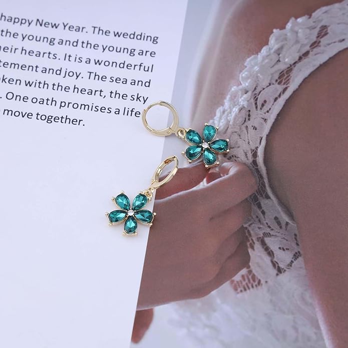 Vintage Emerald Flower Drop Earrings Green