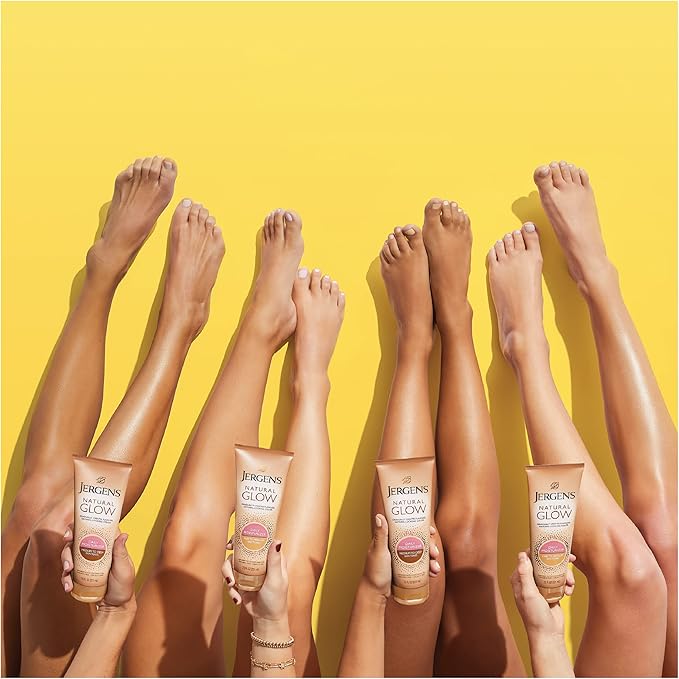 Jergens Natural Glow 3-Day Self Tanner for Fair to Medium Skin Tone, Sunless Tanning Daily Moisturizer, for Streak-free and Natural-Looking Color, 10 Ounce