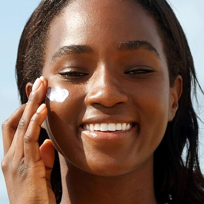 SPF 50 with Algae, Aloe & Antioxidants, Broad Spectrum Sunscreen Non-Aerosol, Hawaii Reef Compliant - Octinoxate, Oxybenzone & Petroleum Free (Save Face Single, 1PK)