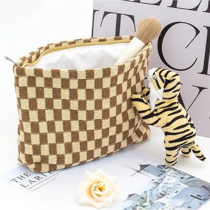 Pazimiik knitted checkered makeup bag
