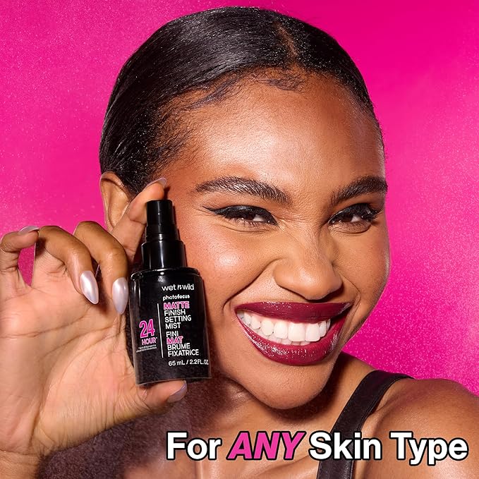 wet n wild Photo Focus Setting Mist, Up to 24HR Wear, Lightweight & Nourishing with Provitamin B5 & E, Suitable for All Skin Types, Cruelty-Free & Vegan - Natural Finish